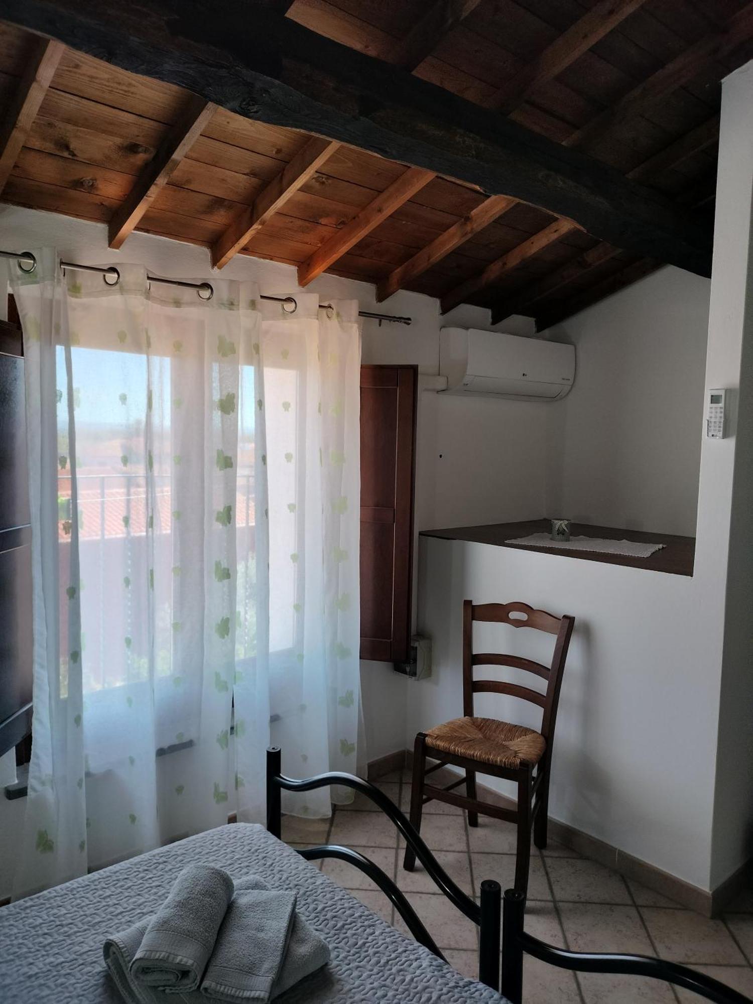 Hotel La Casa Rossa Riola Sardo Esterno foto