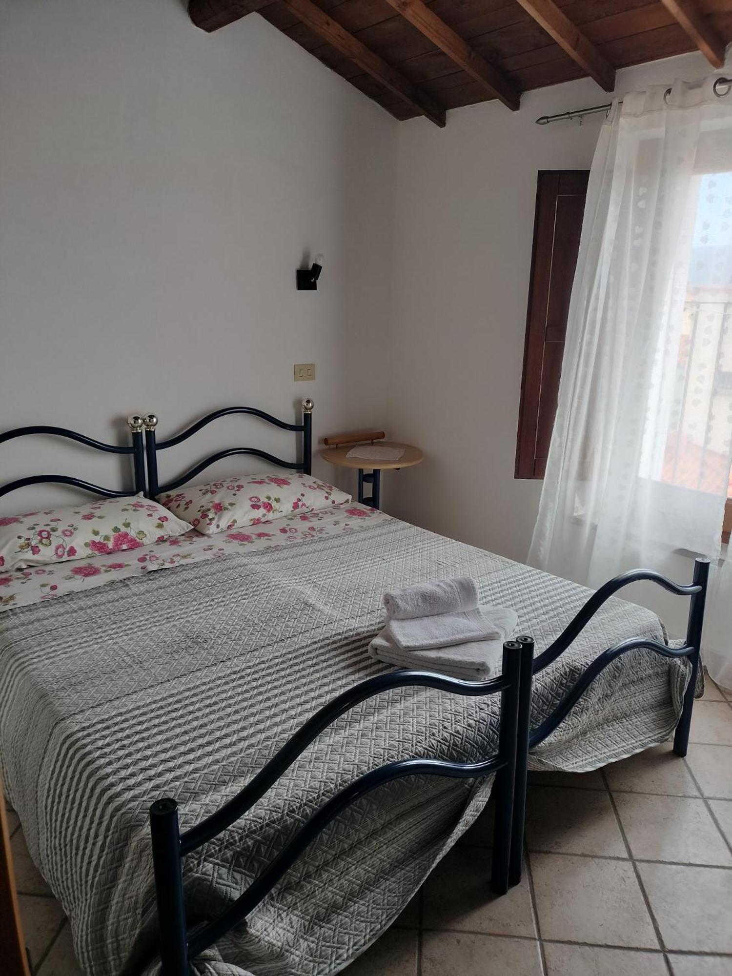 Hotel La Casa Rossa Riola Sardo Esterno foto